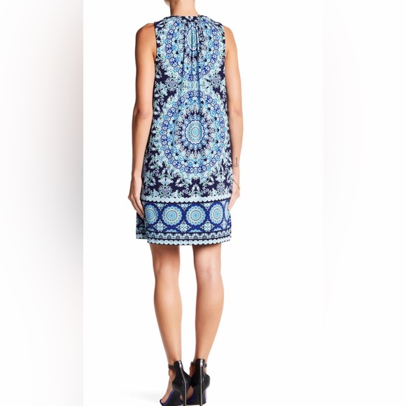 London Times Woman's Petite Blue Multi Sleeveless Sun Dial Shift Dress - Picture 2 of 2